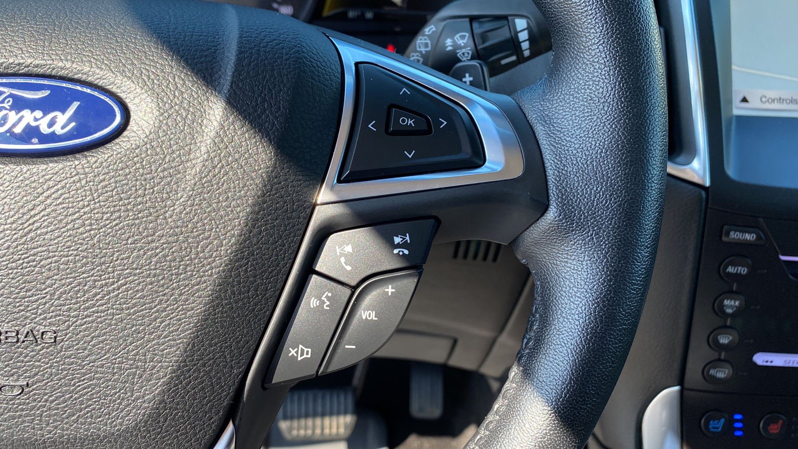 2019 Ford Edge Titanium 15