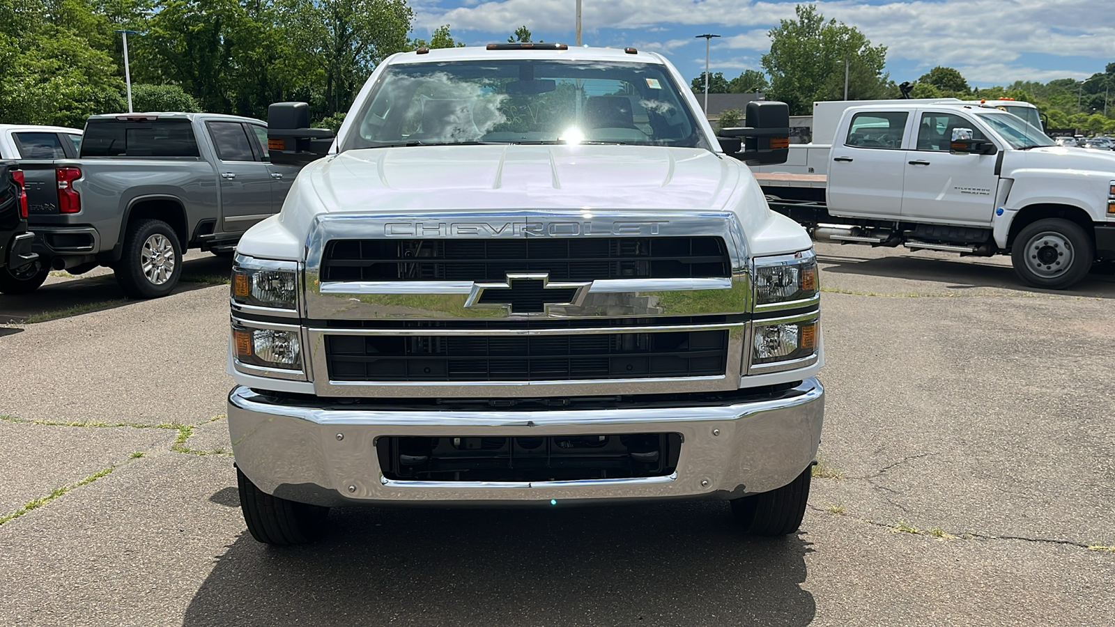 2024 Chevrolet Silverado 5500 HD Work Truck 2