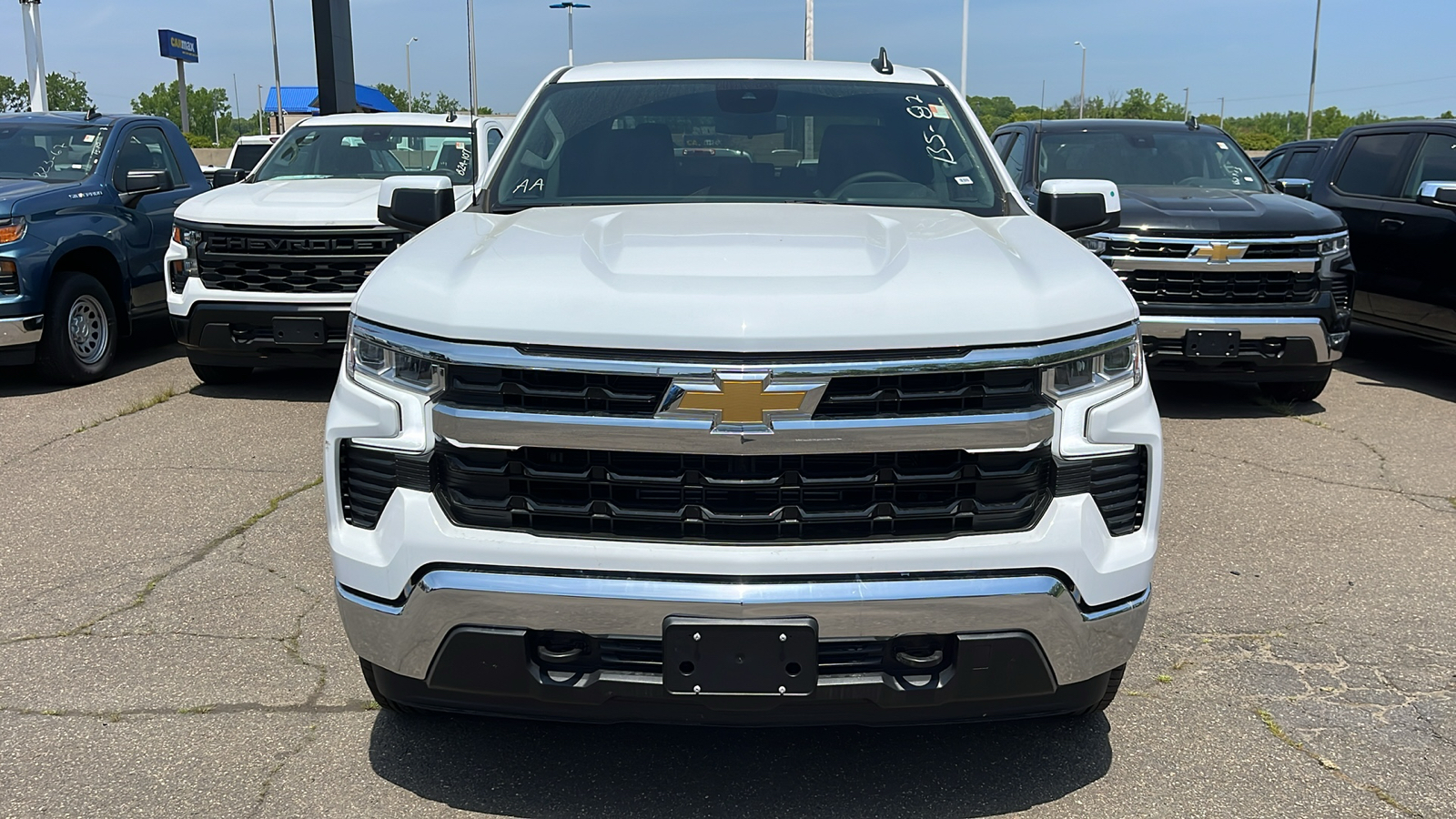 2024 Chevrolet Silverado 1500 LT (2FL) 2