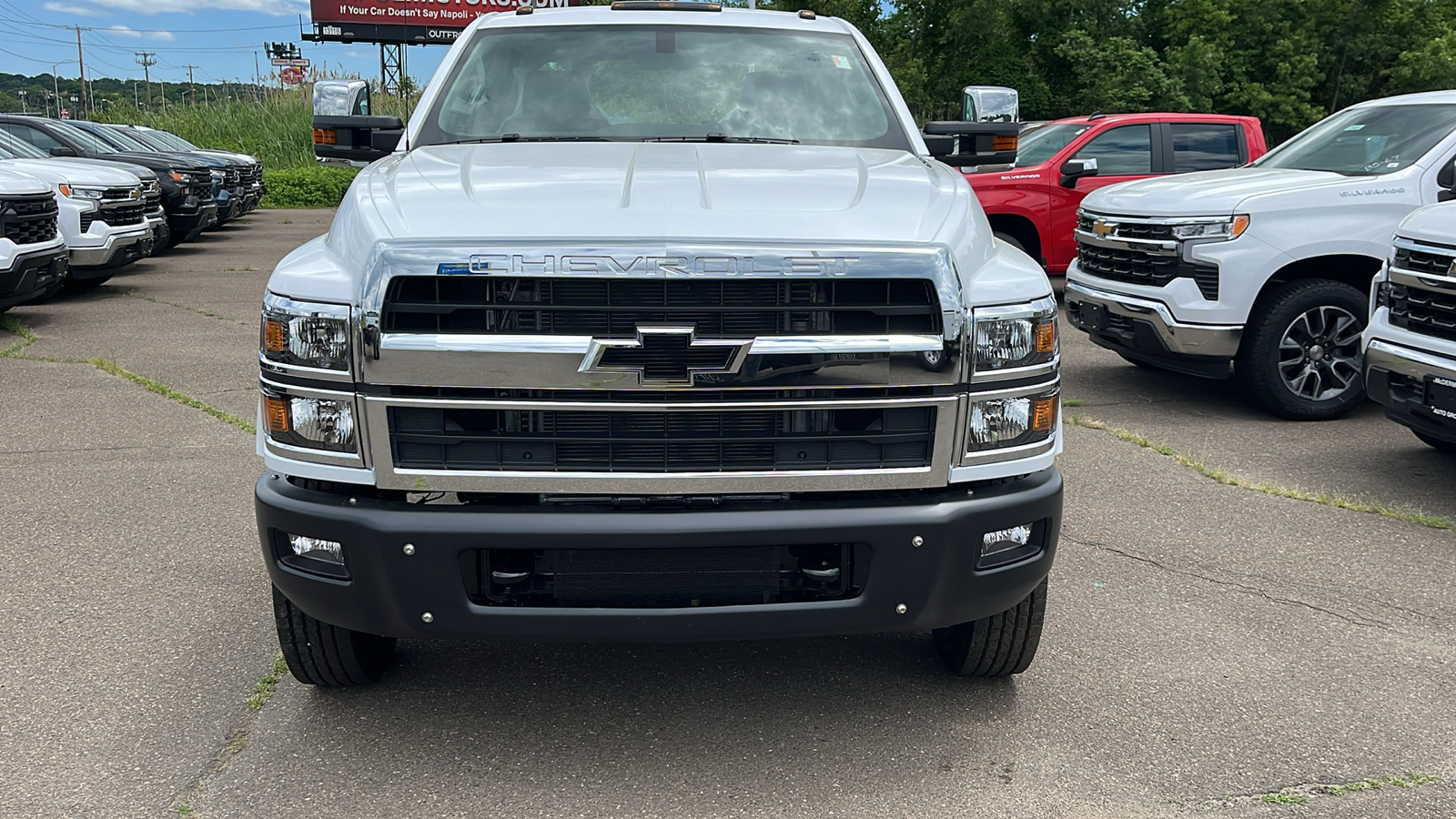 2024 Chevrolet Silverado 5500 HD Work Truck 2