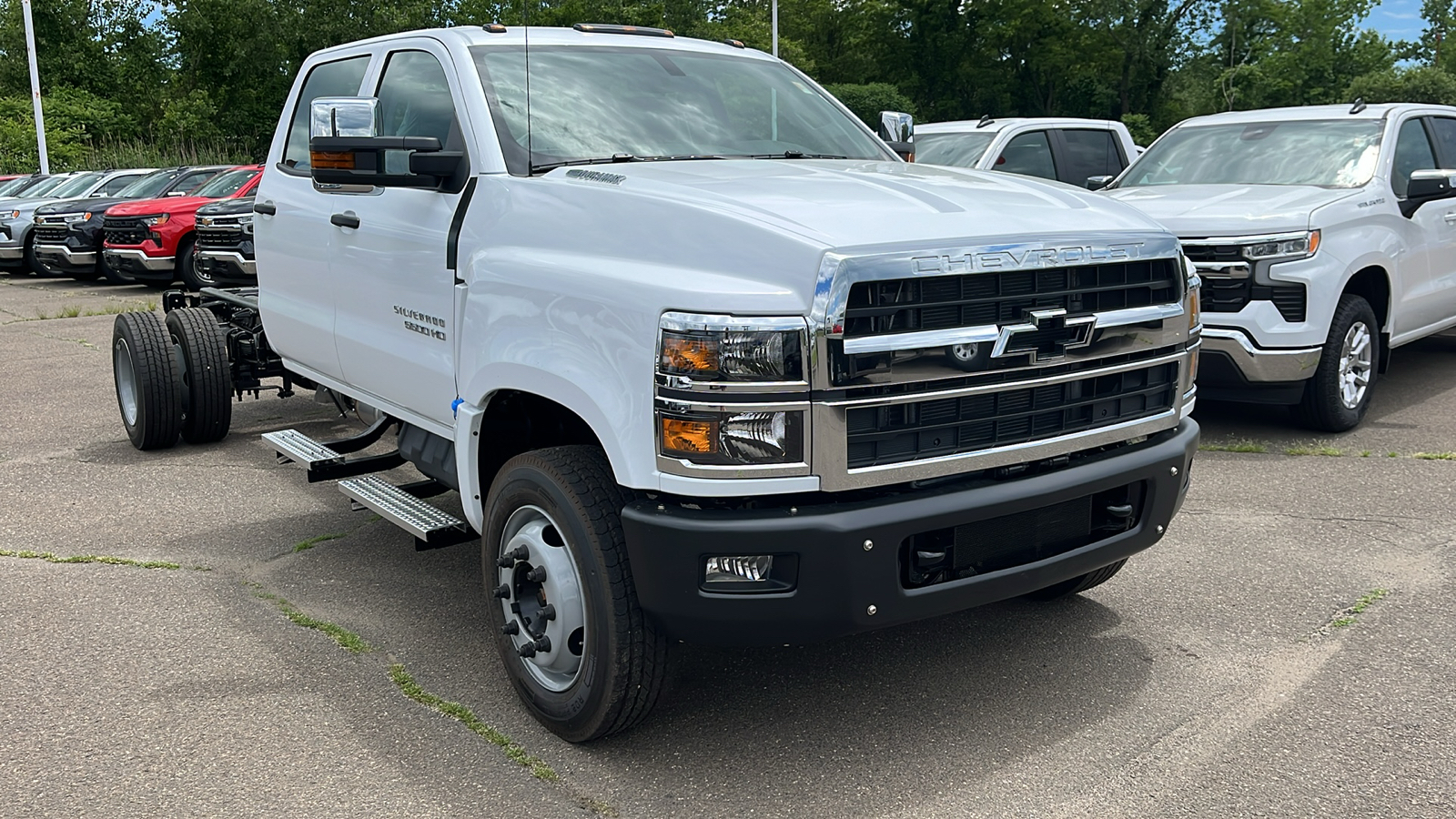 2024 Chevrolet Silverado 5500 HD Work Truck 3