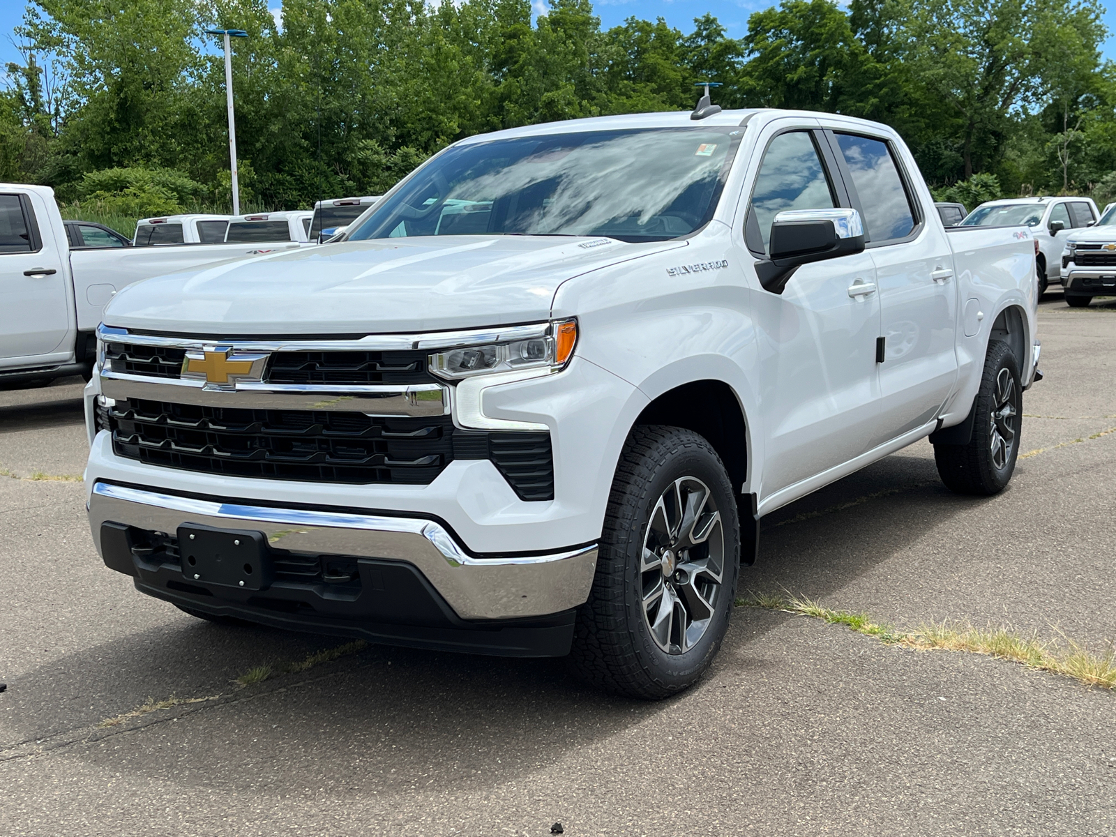 2024 Chevrolet Silverado 1500 LT (2FL) 1