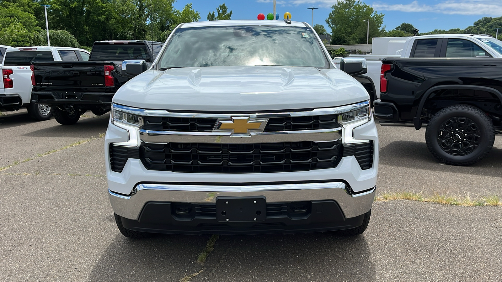 2024 Chevrolet Silverado 1500 LT (2FL) 2