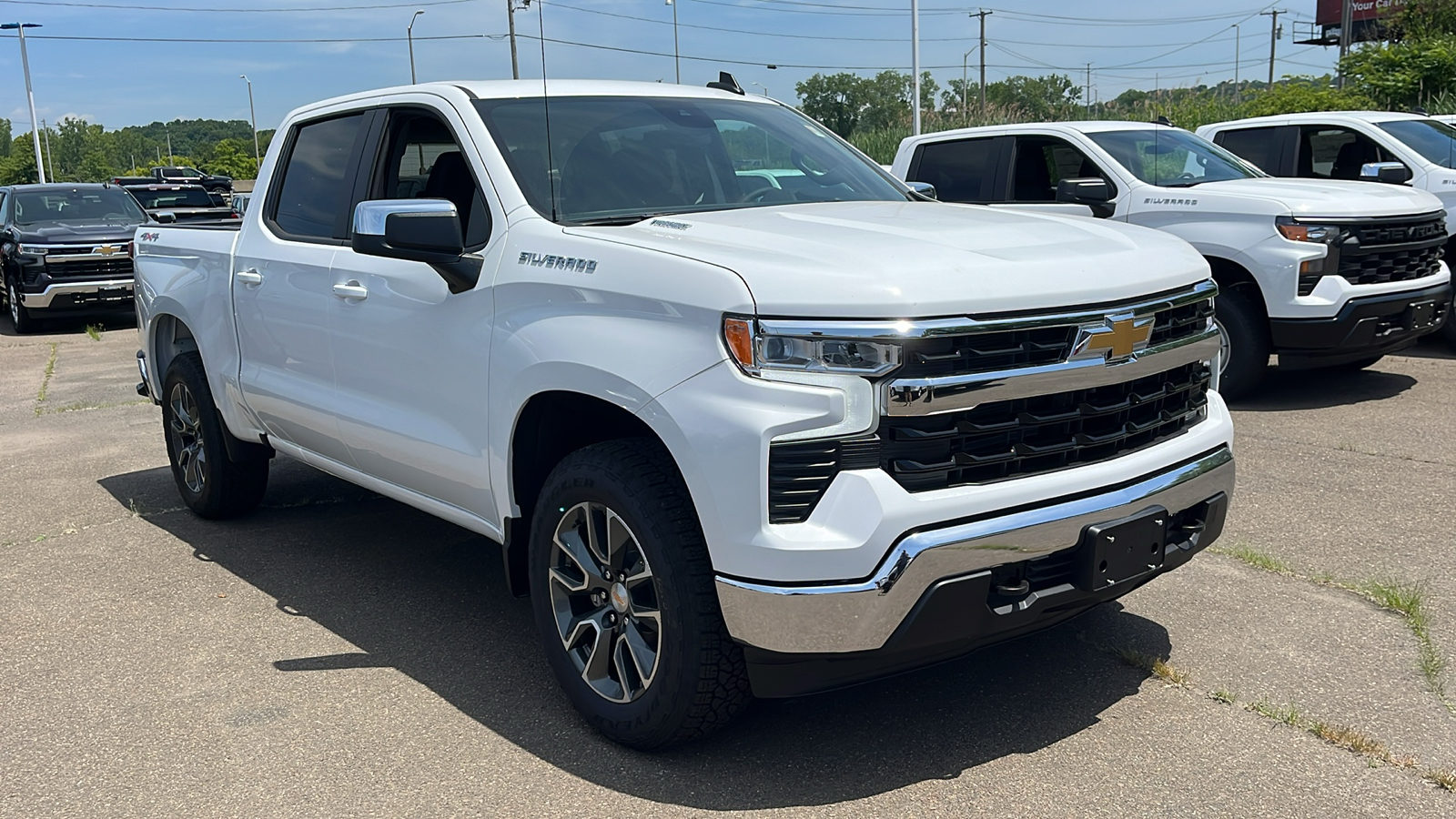 2024 Chevrolet Silverado 1500 LT (2FL) 3