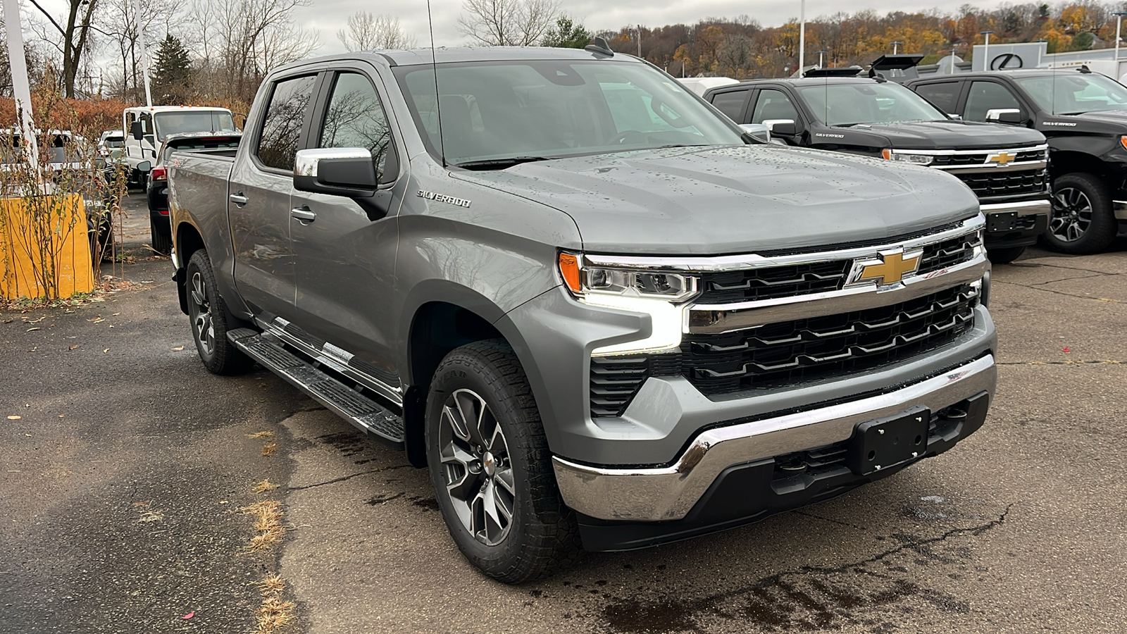 2025 Chevrolet Silverado 1500 LT 3