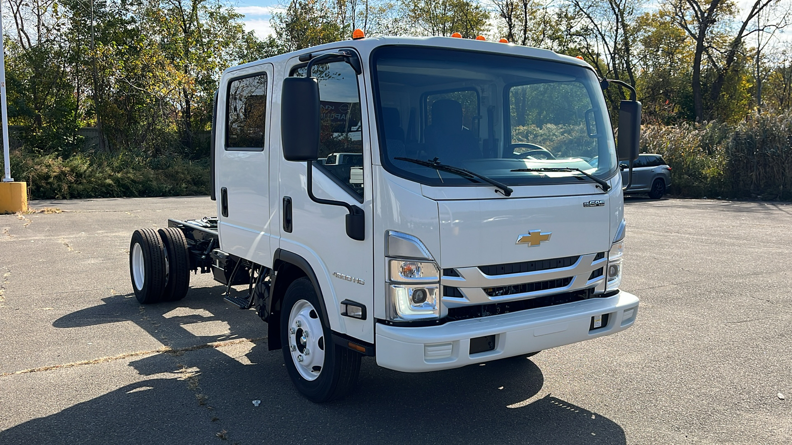 2025 Chevrolet Low Cab Forward 4500 NA 3