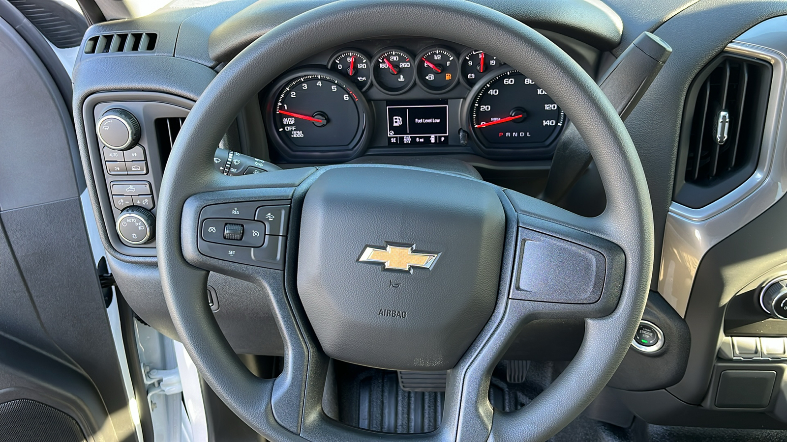 2025 Chevrolet Silverado 1500 WT 8