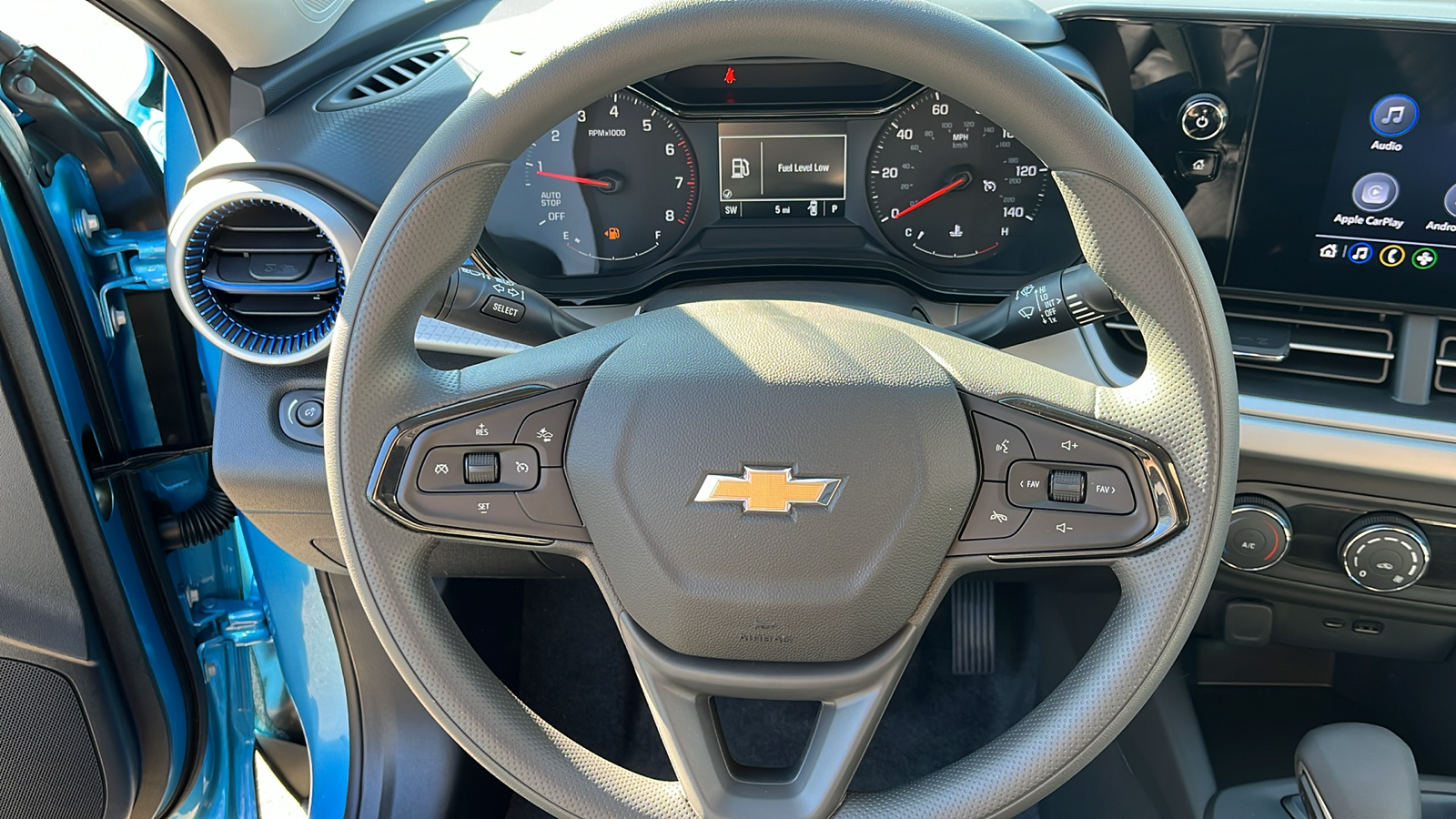 2025 Chevrolet Trax LS 8