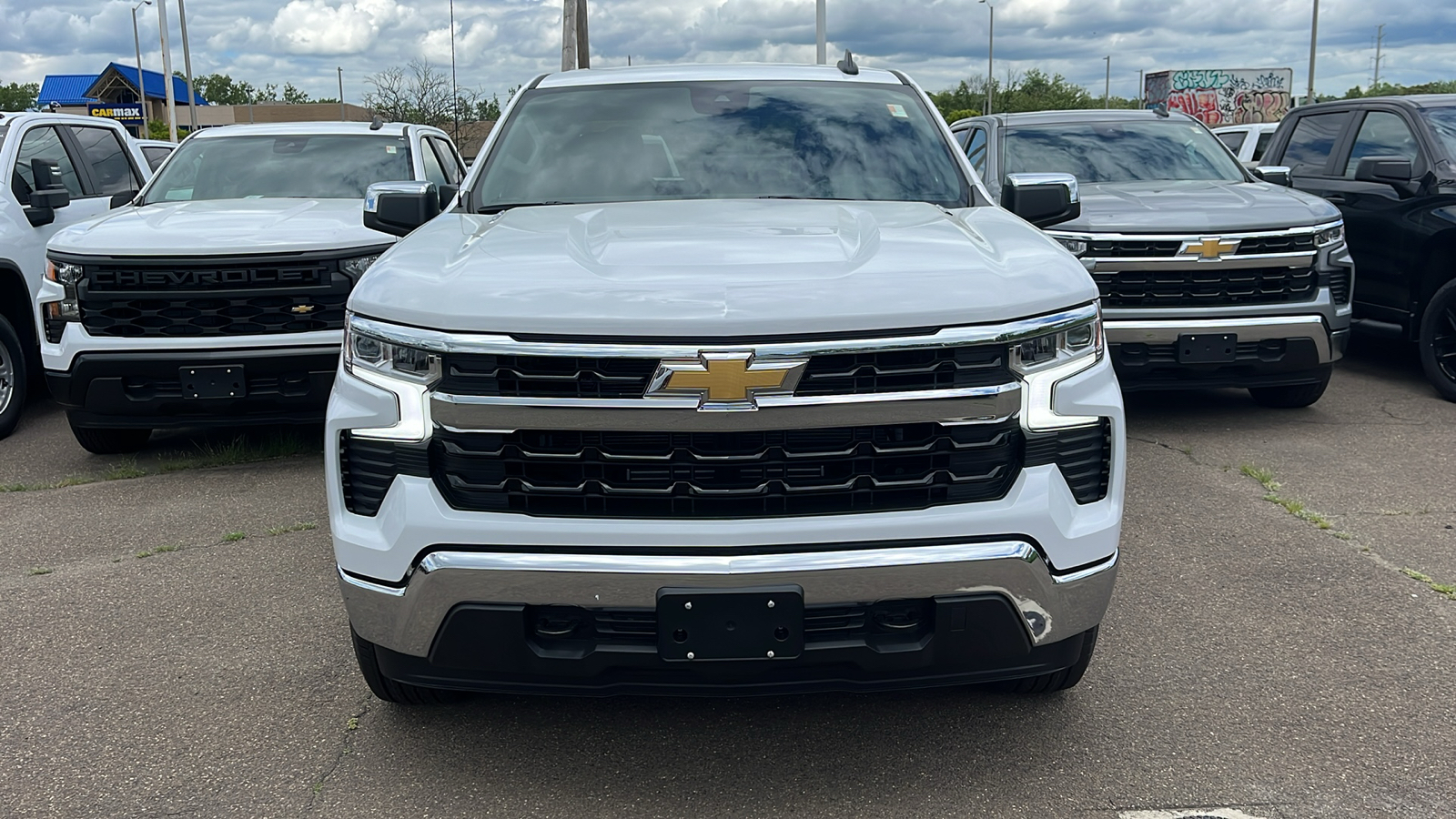 2024 Chevrolet Silverado 1500 LT 2