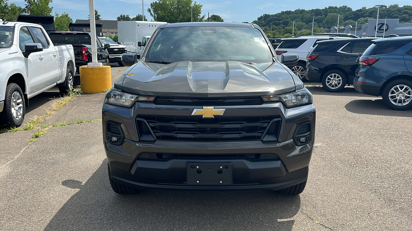 2024 Chevrolet Colorado LT 2