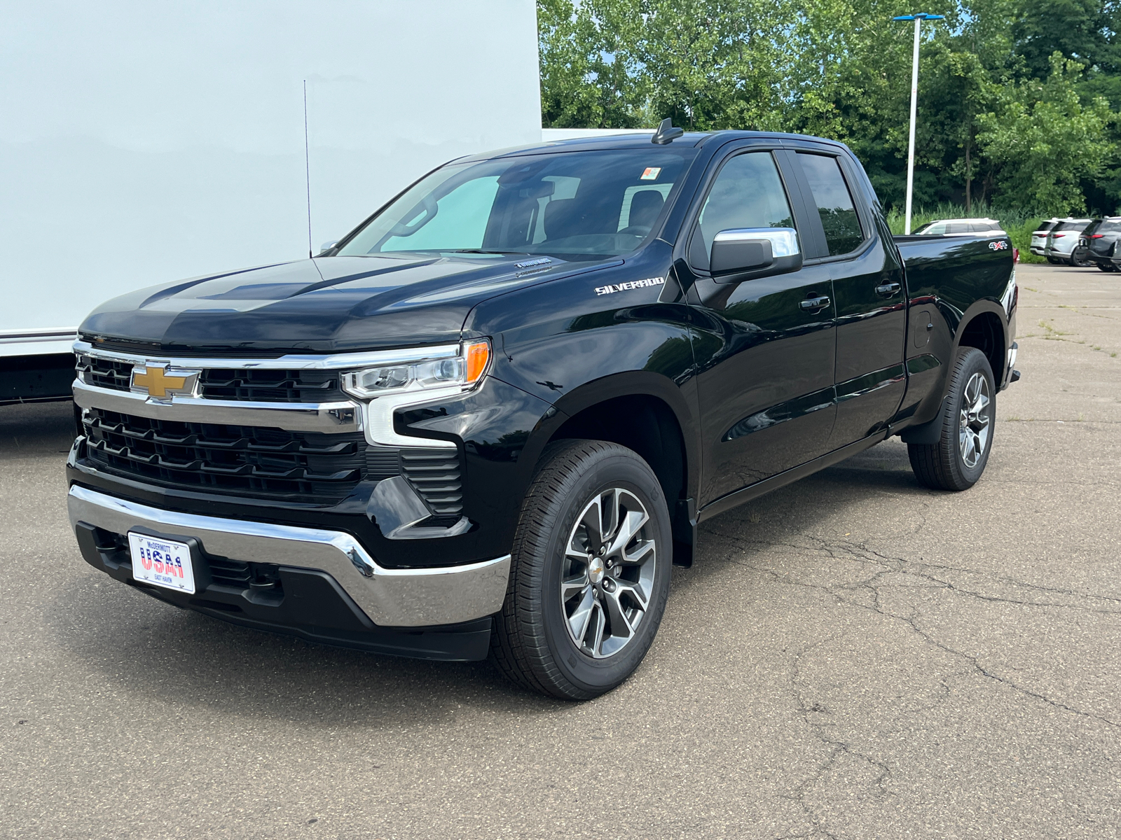 2024 Chevrolet Silverado 1500 LT (2FL) 1