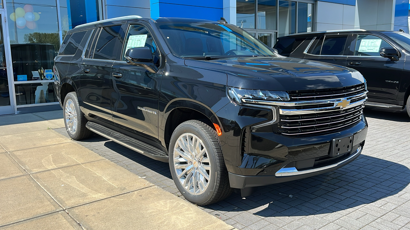 2024 Chevrolet Suburban LT 3