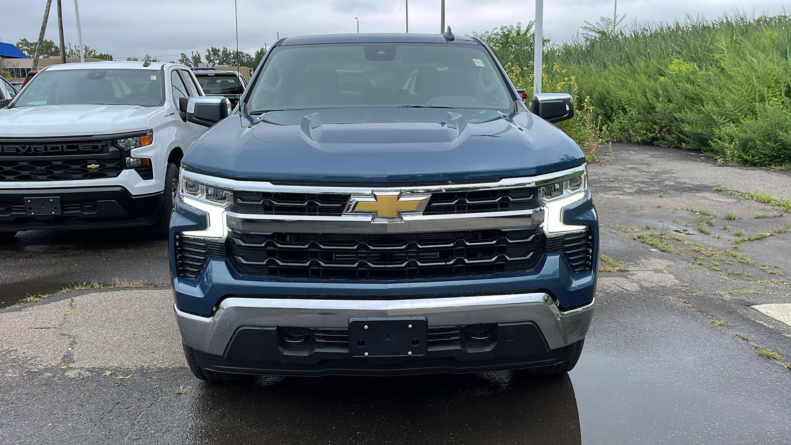 2024 Chevrolet Silverado 1500 LT (2FL) 2