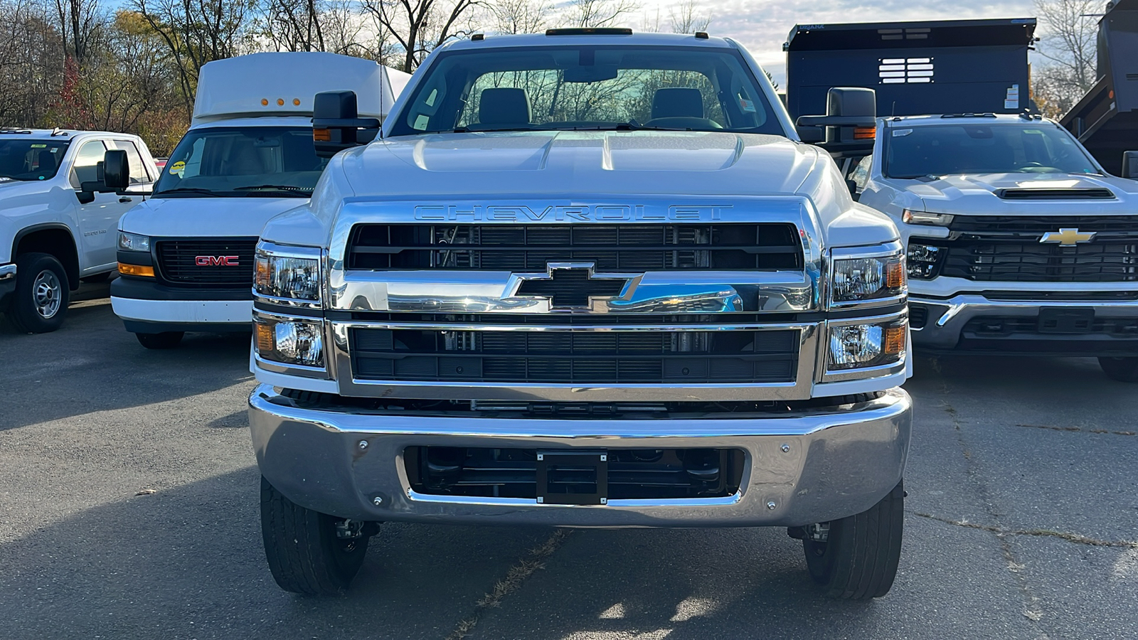 2024 Chevrolet Silverado 4500 HD Work Truck 2