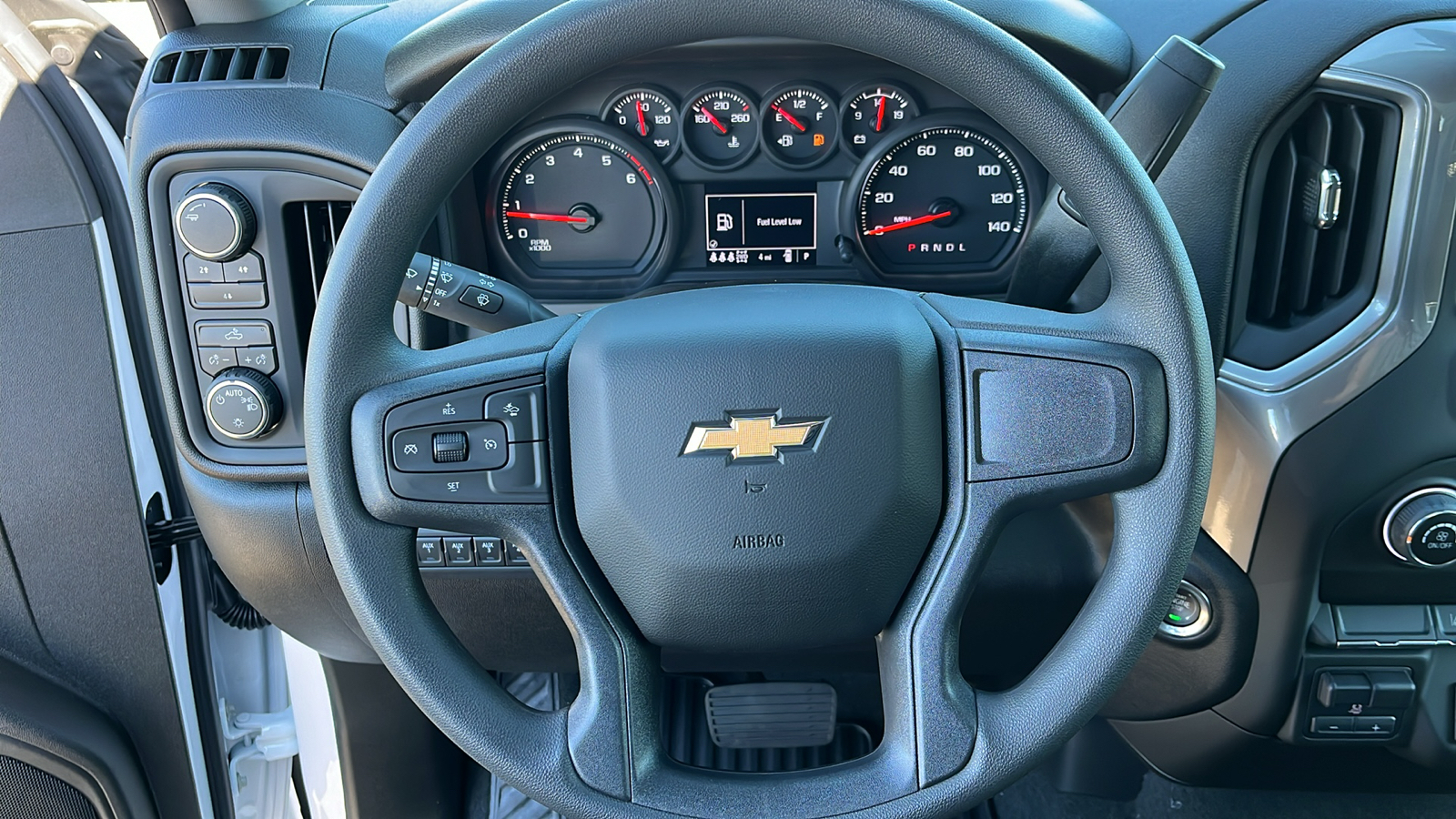 2025 Chevrolet Silverado 2500 HD Custom 8