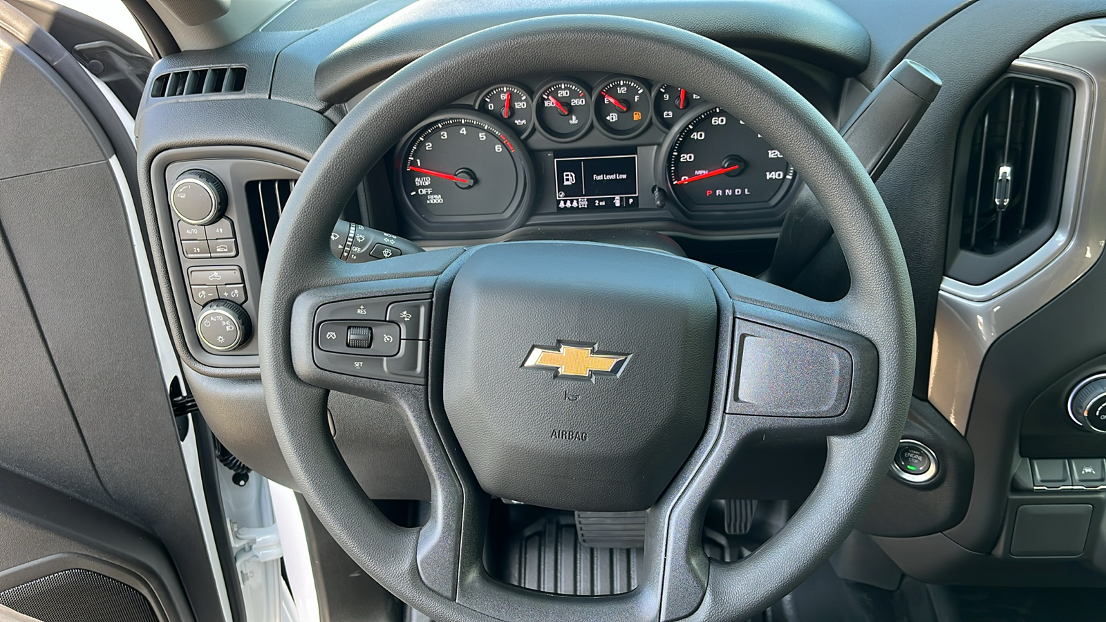 2025 Chevrolet Silverado 1500 WT 8