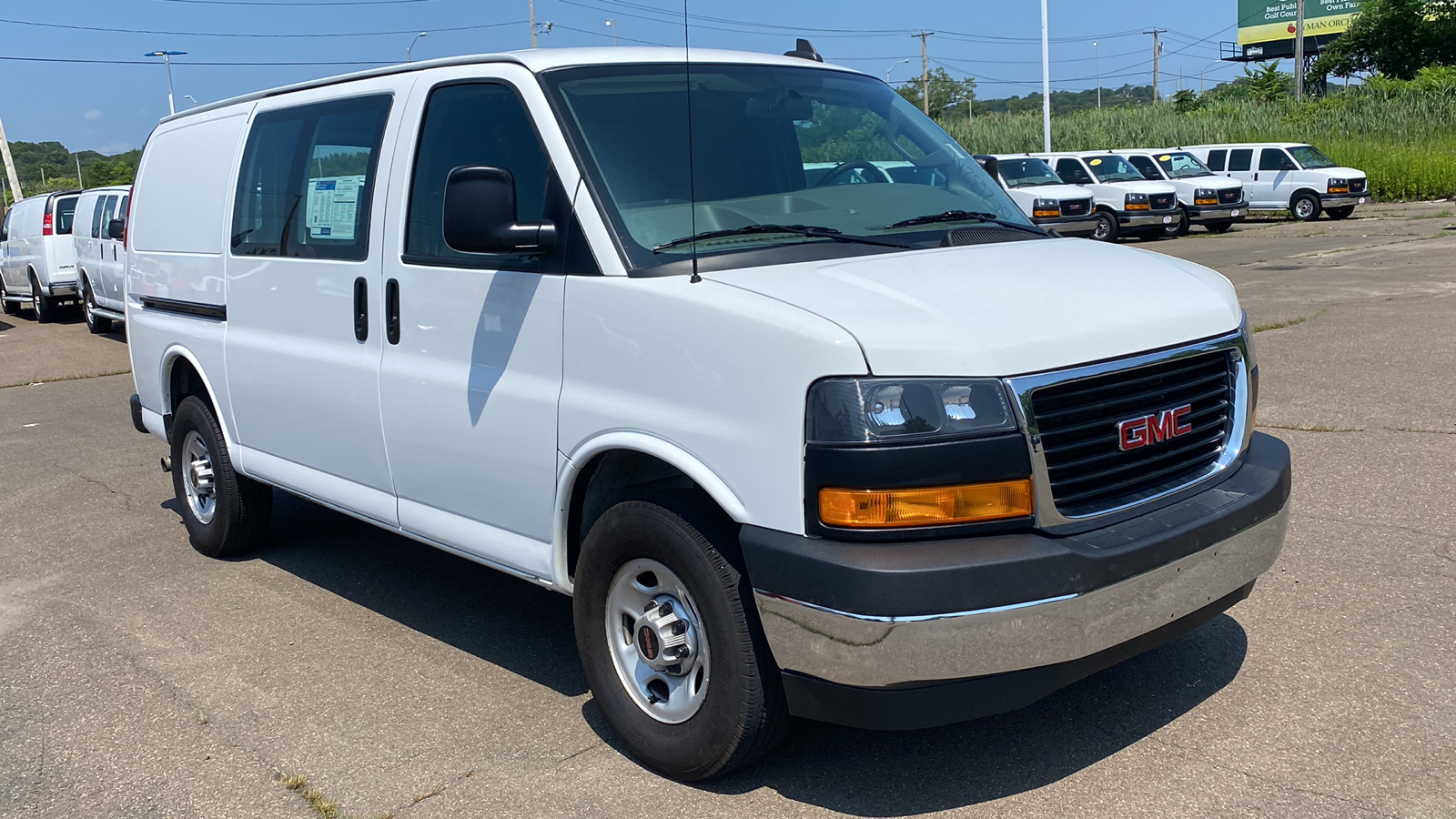 2021 GMC Savana Cargo Van  3