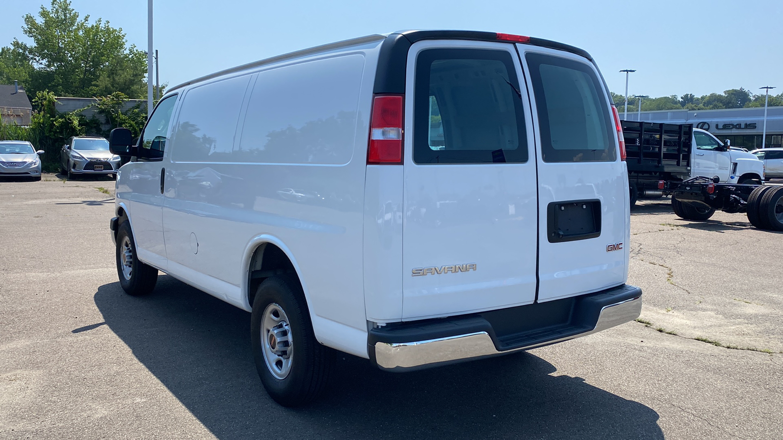 2021 GMC Savana Cargo Van  7