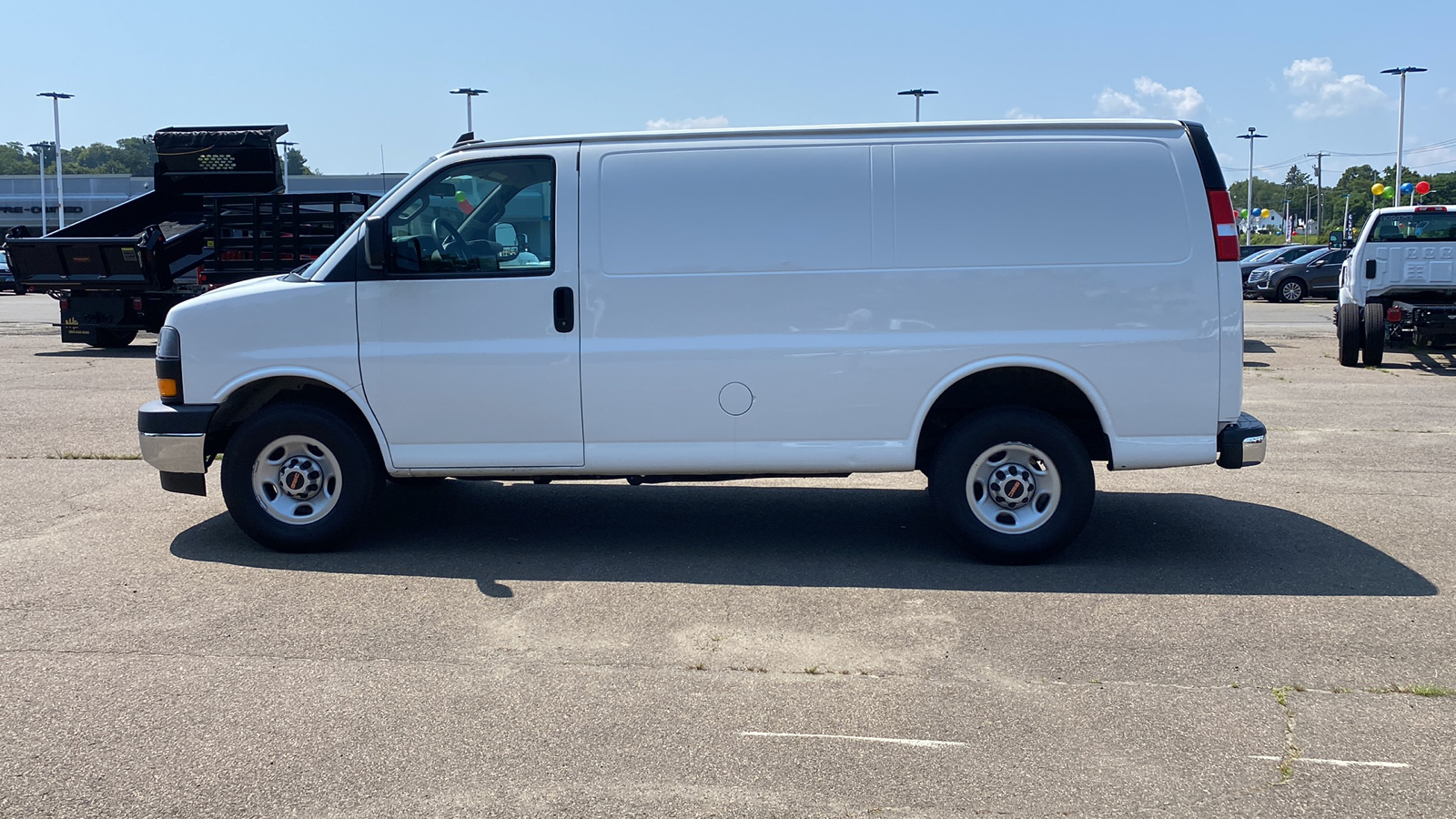 2021 GMC Savana Cargo Van  8