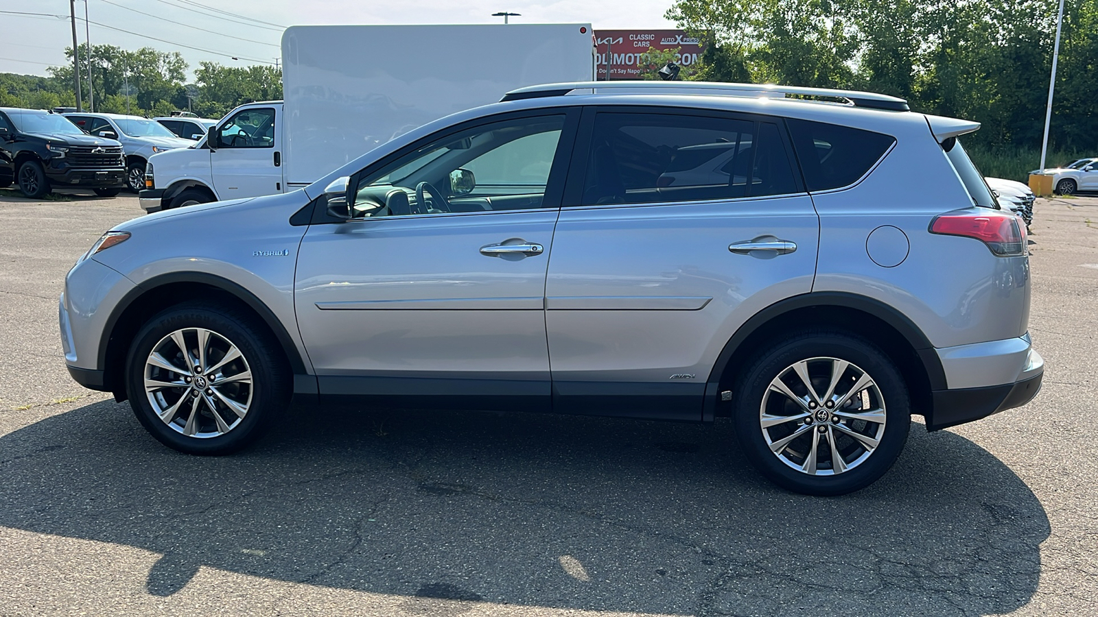 2017 Toyota RAV4 Hybrid Limited 8