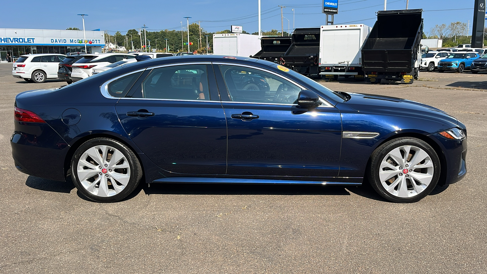 2022 Jaguar XF P300 R-Dynamic SE 4