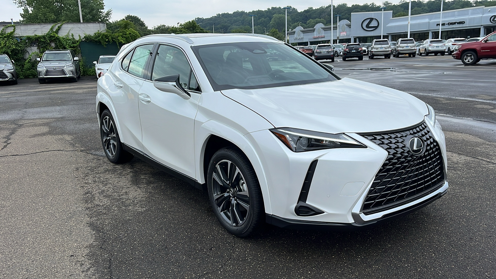 2025 Lexus UX 300h Base 3