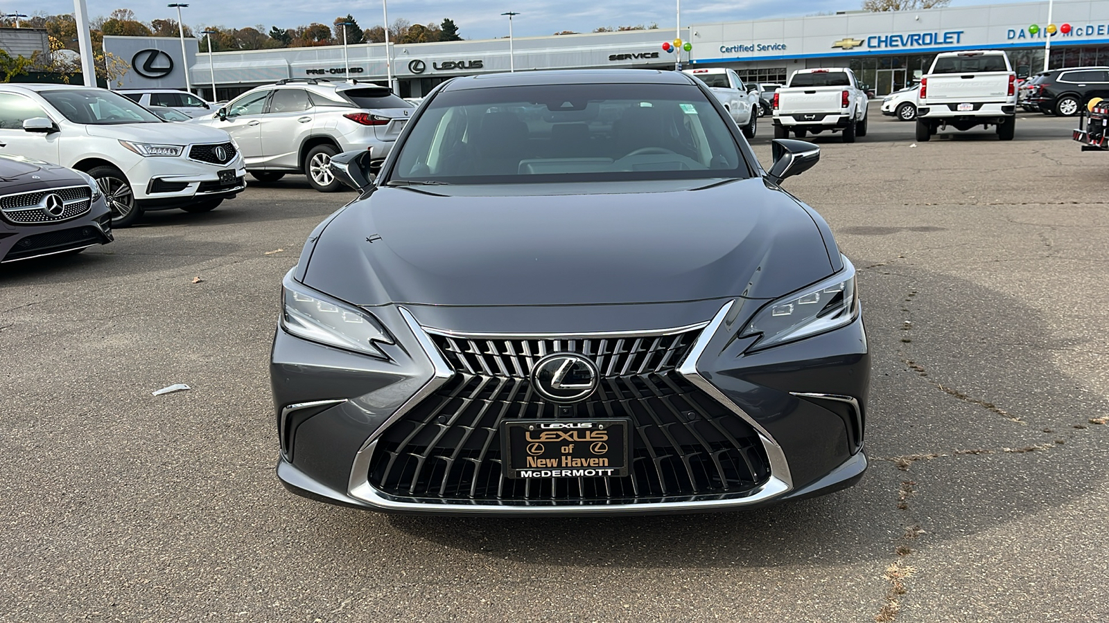 2025 Lexus ES 300h Ultra Luxury 2