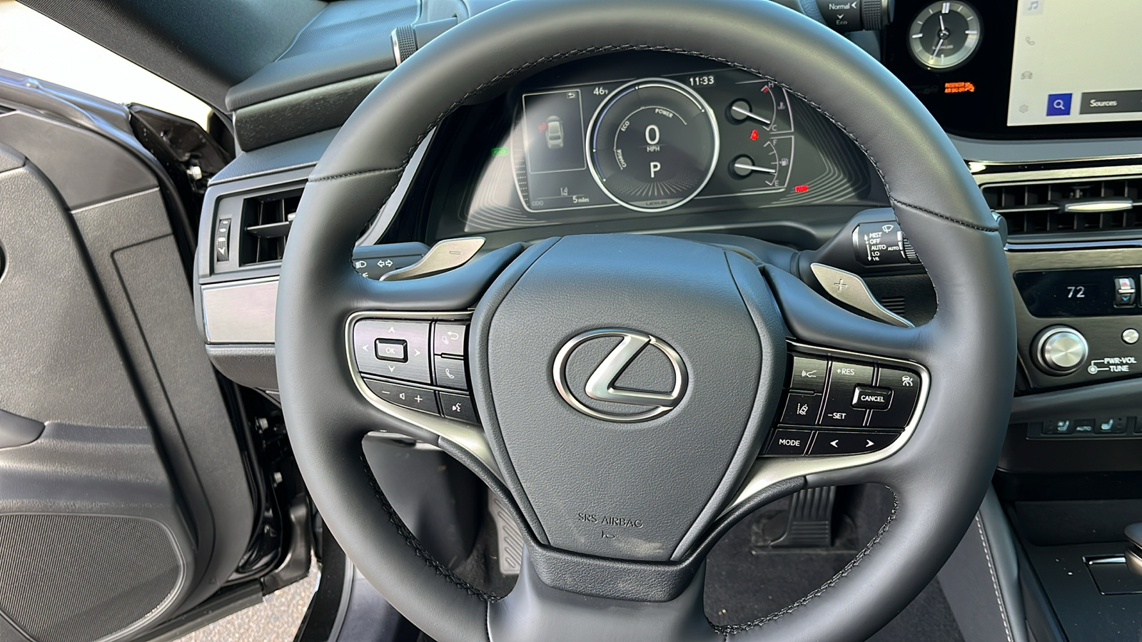 2025 Lexus ES 300h Base 8