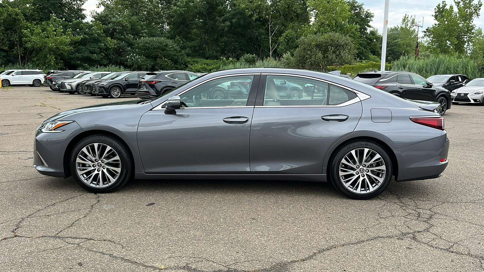 2021 Lexus ES 350 Base 8