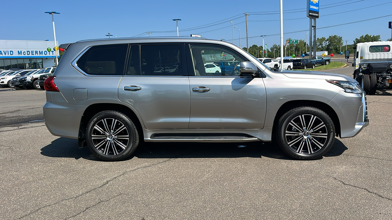 2021 Lexus LX 570 Three-Row 4