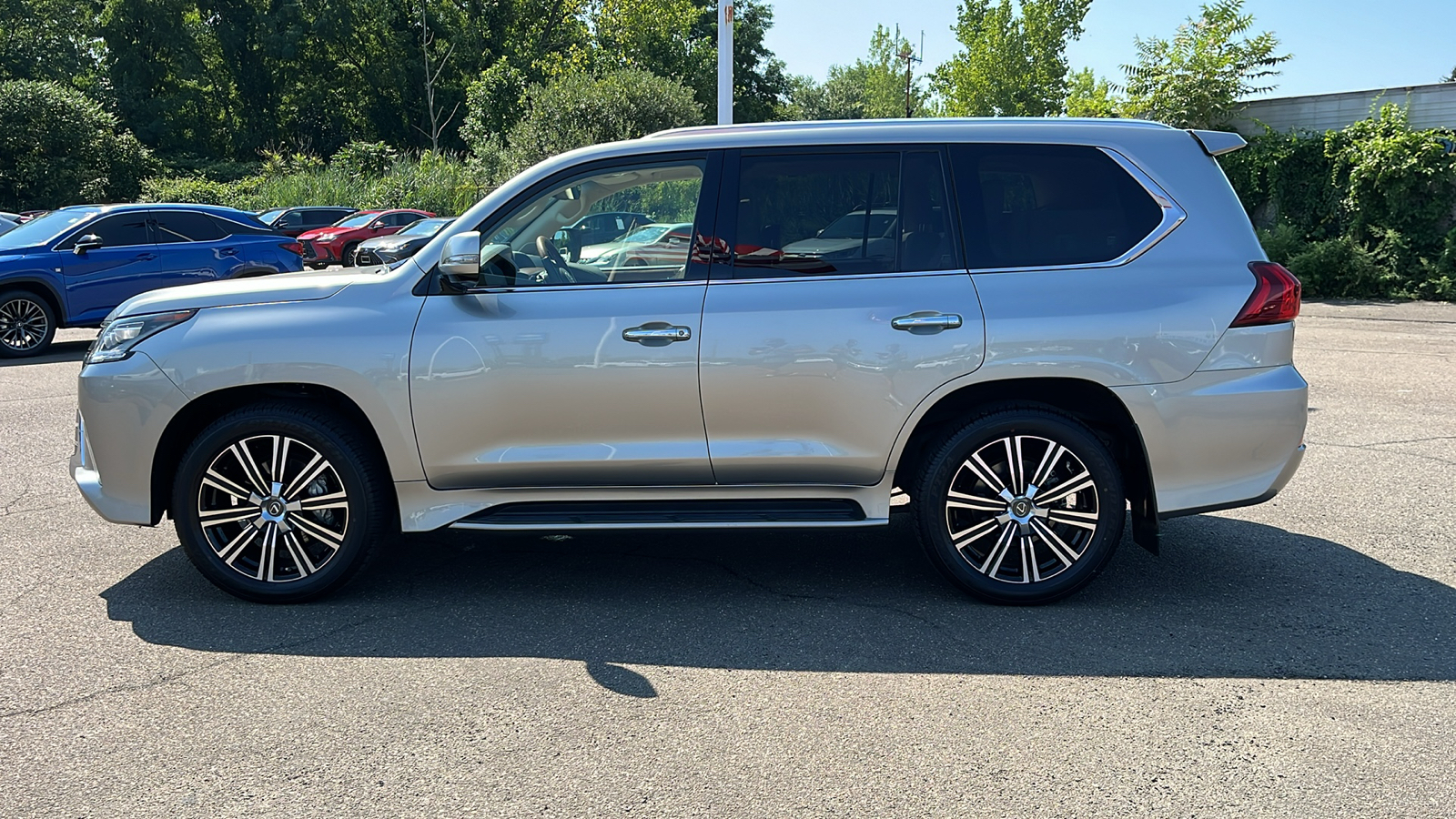 2021 Lexus LX 570 Three-Row 8