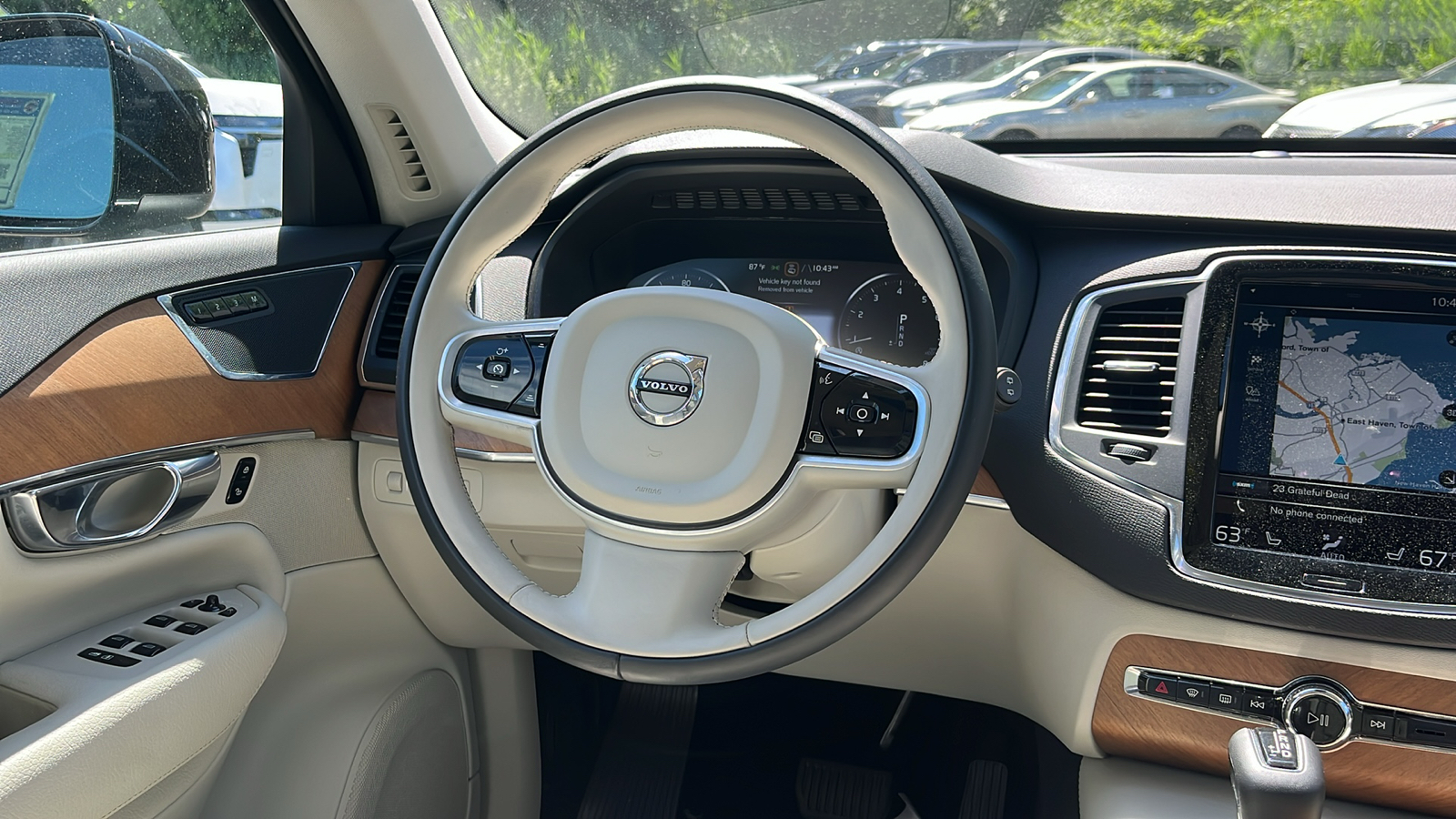 2021 Volvo XC90 T6 Momentum 26