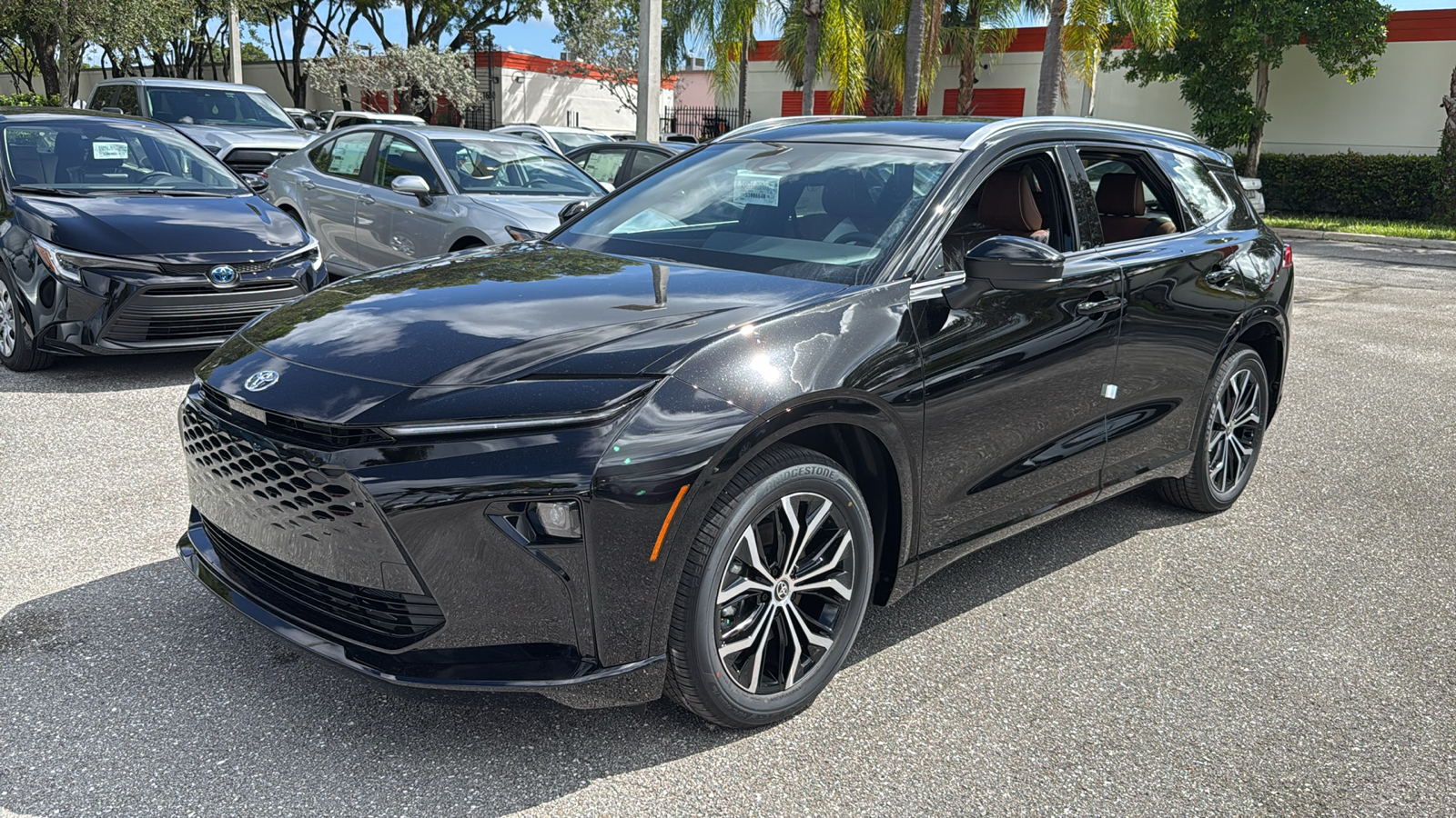 2025 Toyota Crown Signia XLE 3