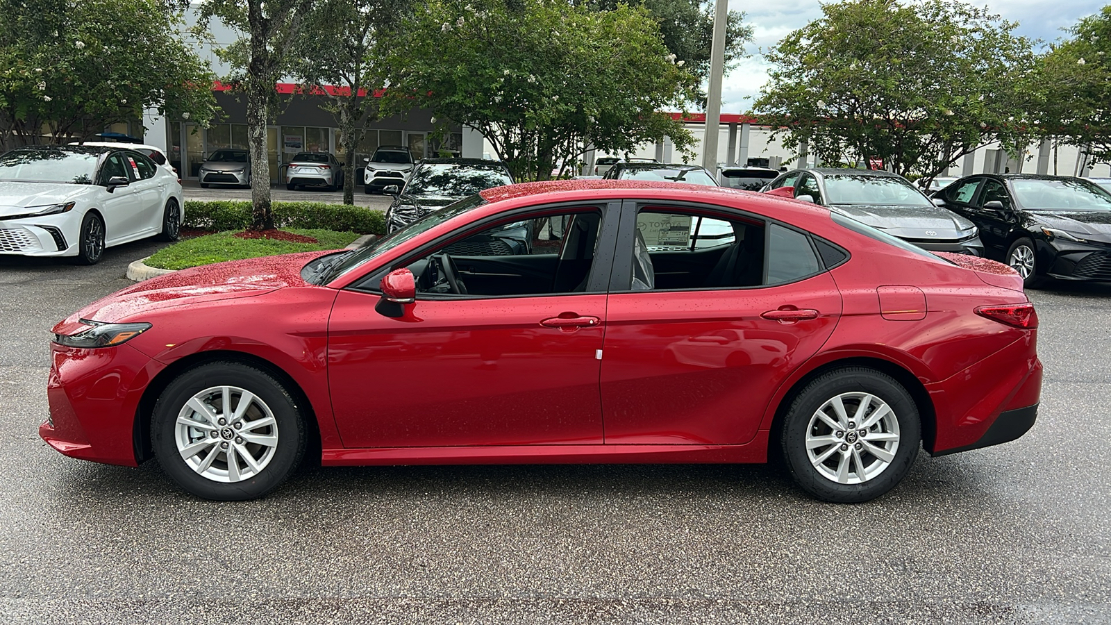 2025 Toyota Camry LE 4