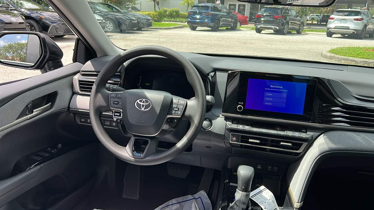 2025 Toyota Camry LE 14