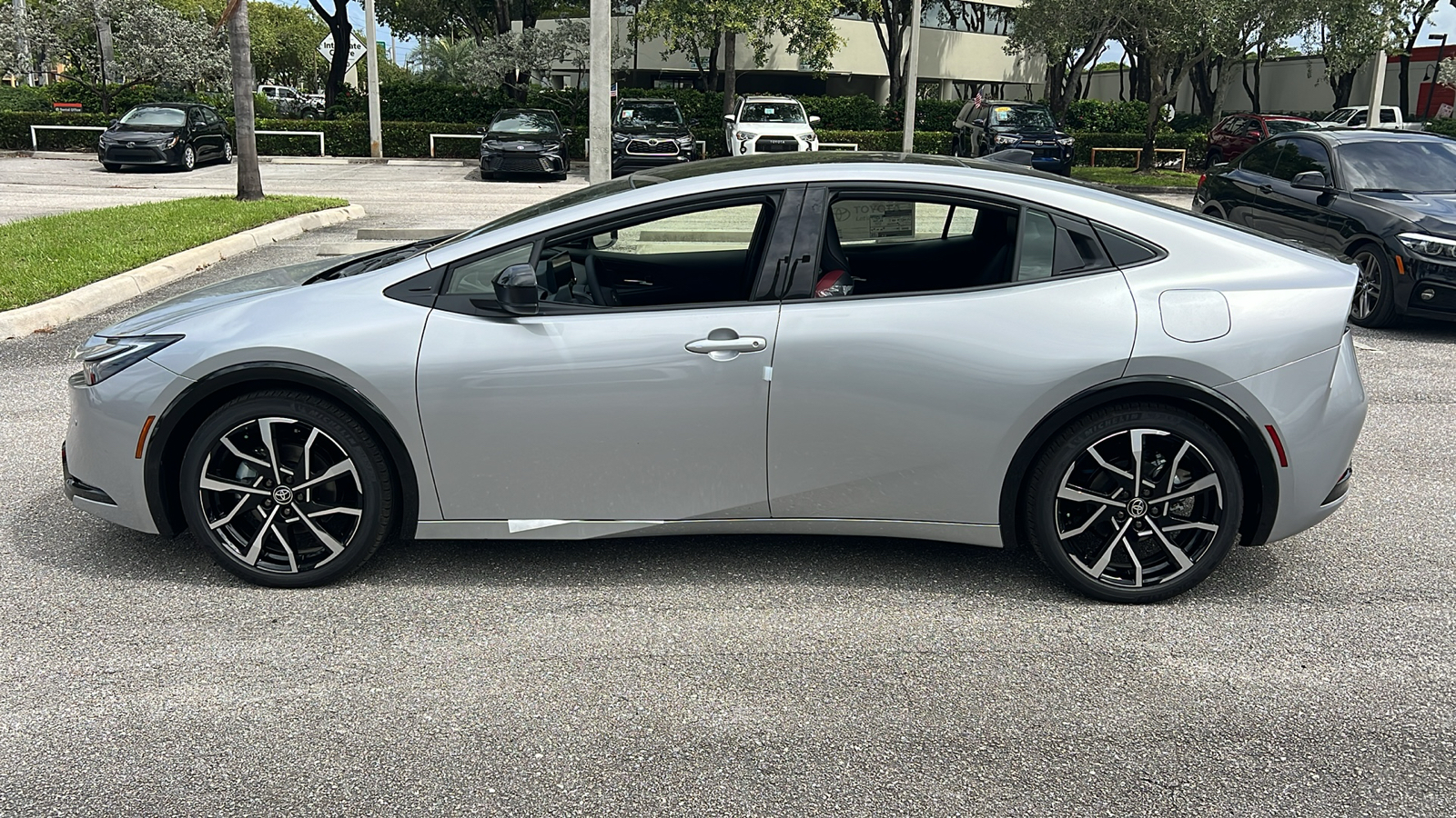 2024 Toyota Prius Prime XSE 4