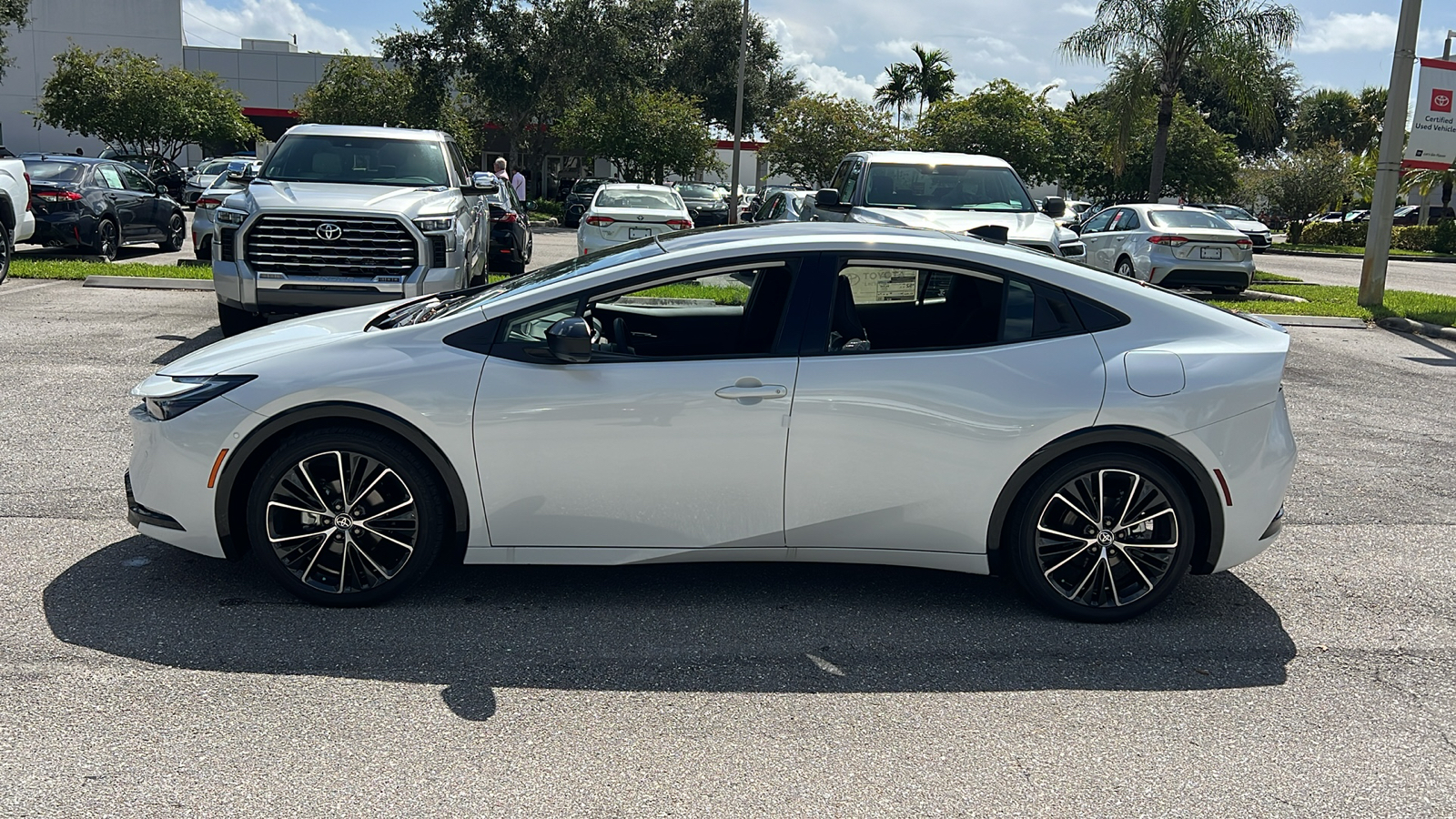 2024 Toyota Prius Limited 4