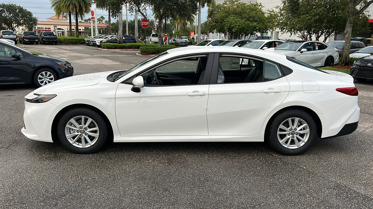 2025 Toyota Camry LE 4