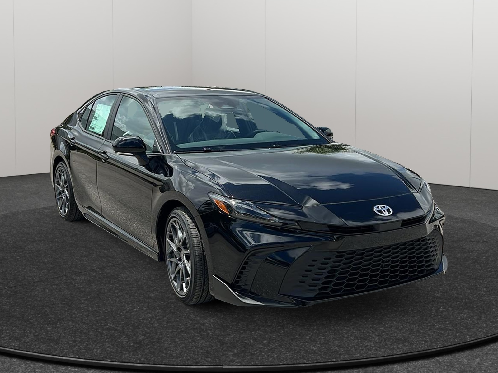 2025 Toyota Camry SE 1