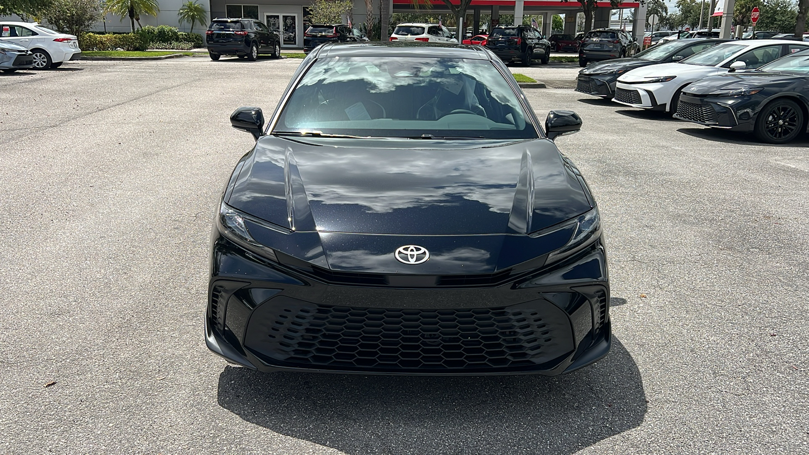 2025 Toyota Camry SE 2