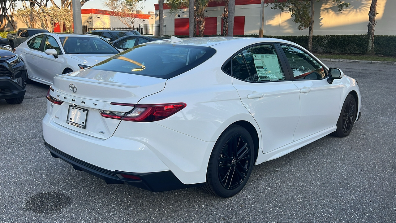 2025 Toyota Camry SE 9