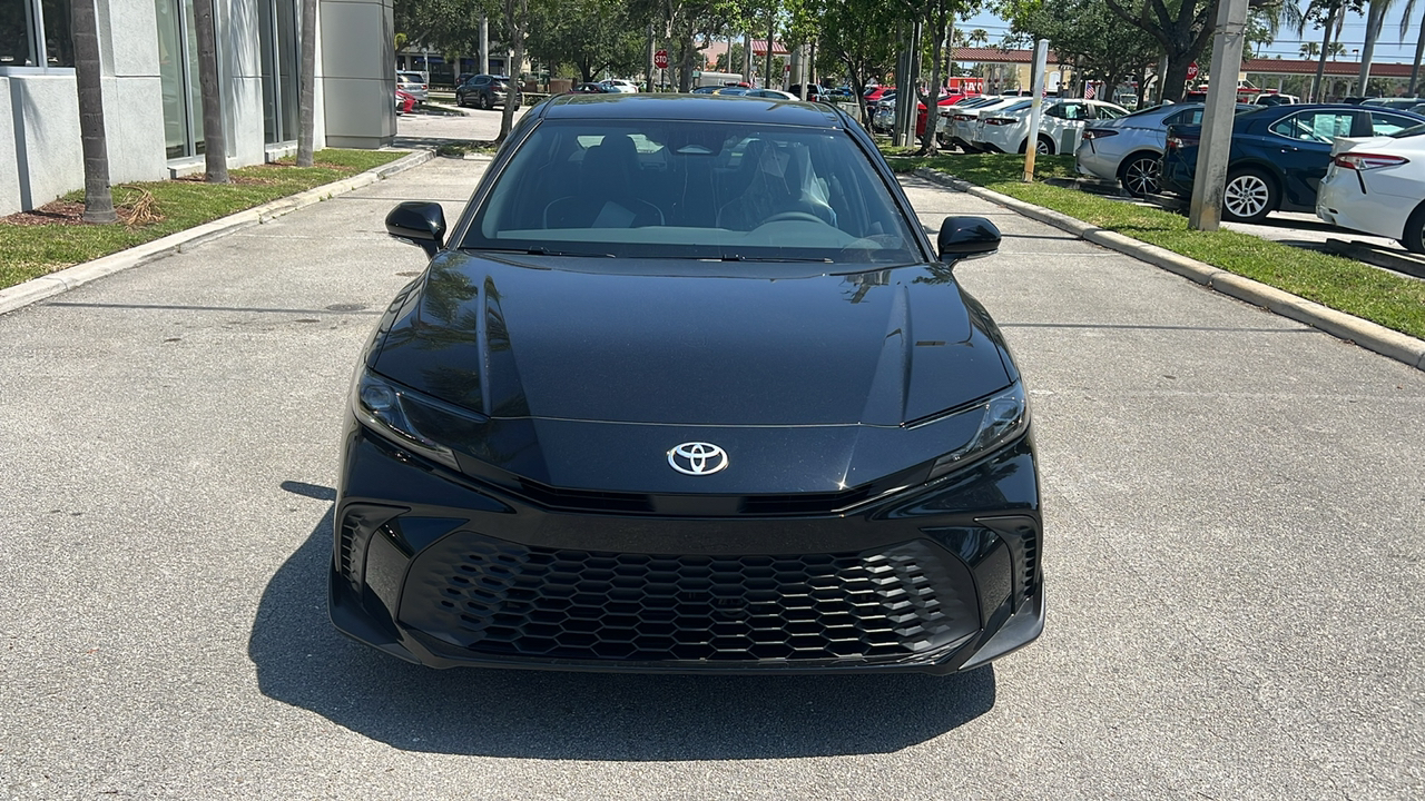 2025 Toyota Camry SE 2