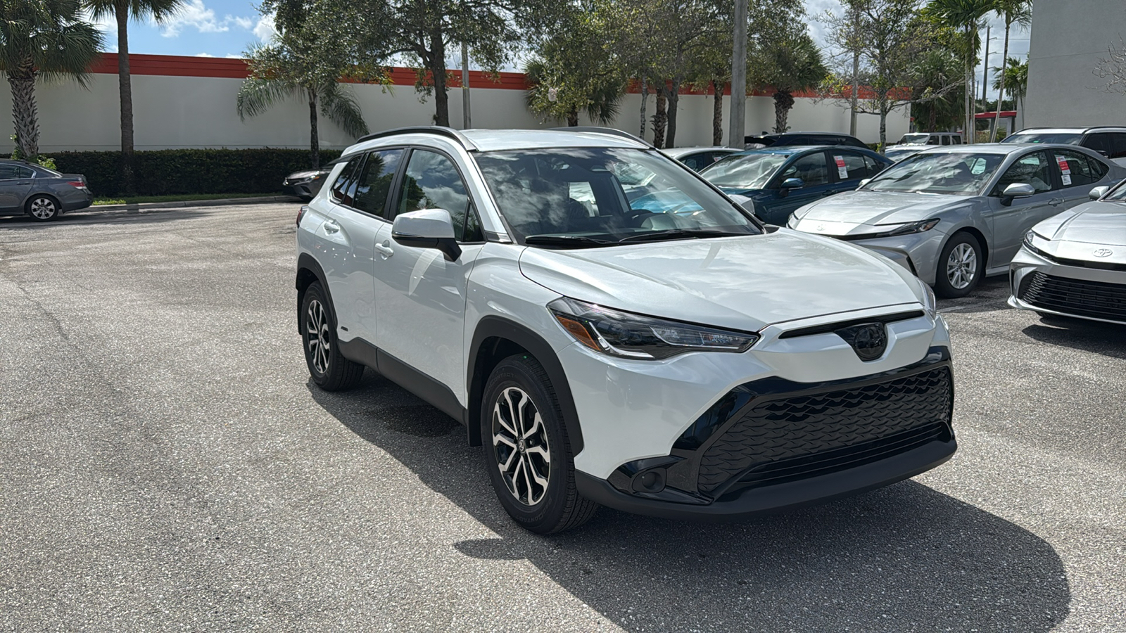 2024 Toyota Corolla Cross Hybrid SE 1