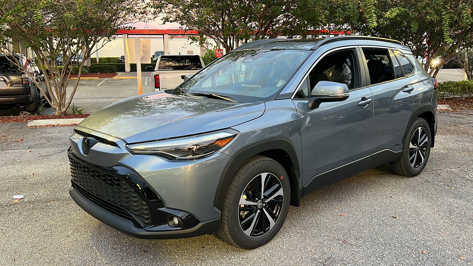 2024 Toyota Corolla Cross Hybrid XSE 3