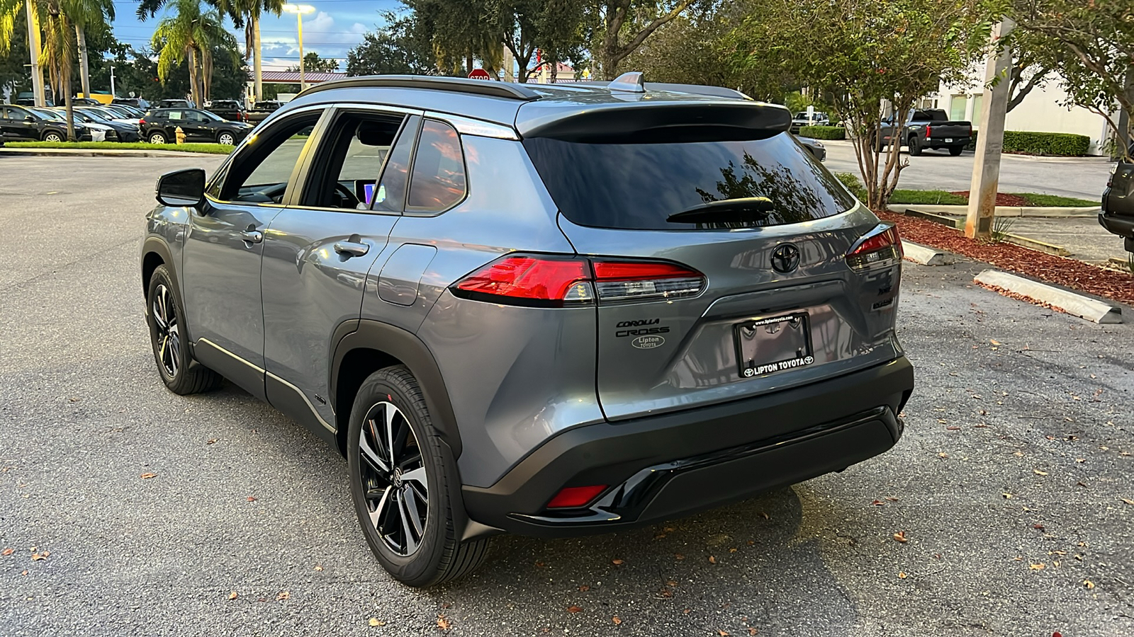 2024 Toyota Corolla Cross Hybrid XSE 5