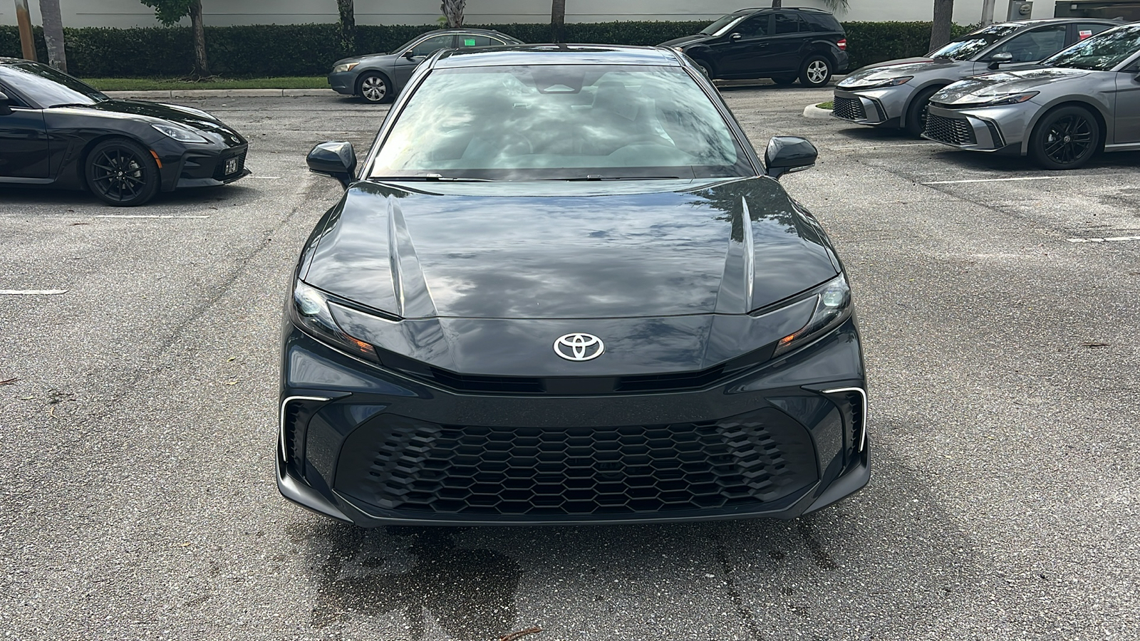 2025 Toyota Camry SE 2