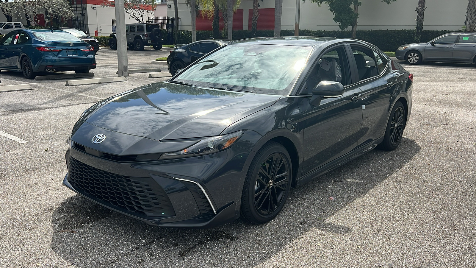 2025 Toyota Camry SE 3