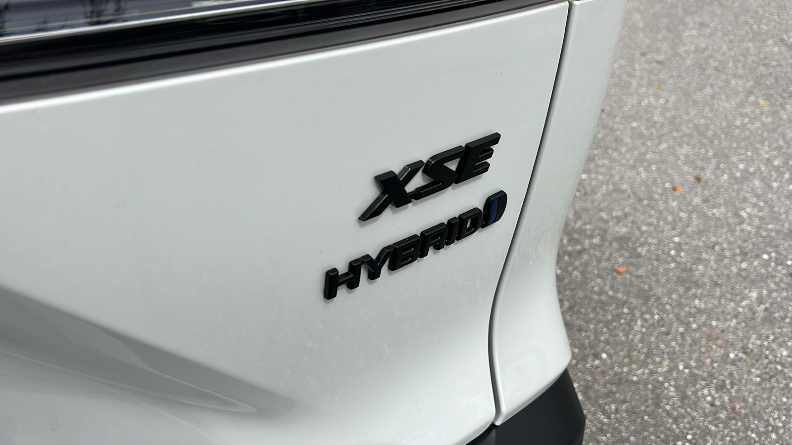 2024 Toyota Corolla Cross Hybrid XSE 8