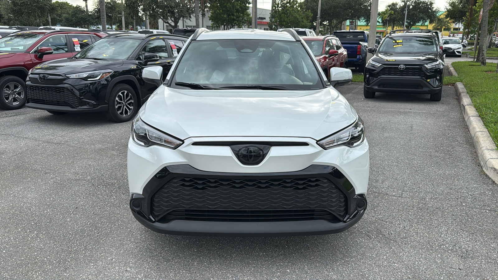 2024 Toyota Corolla Cross Hybrid SE 2