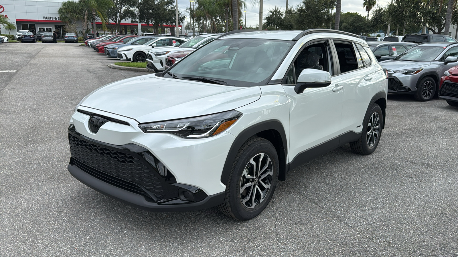 2024 Toyota Corolla Cross Hybrid SE 3